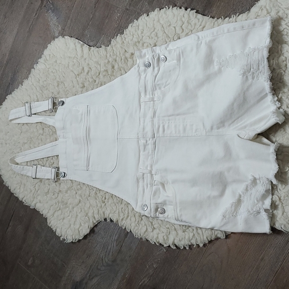 Entro Distressed White Denim Overall Shorts - Picture 3 of 12